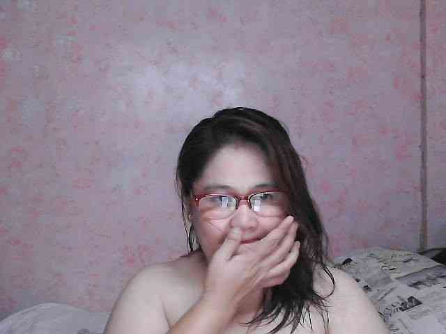 NICEtitspinay webcam