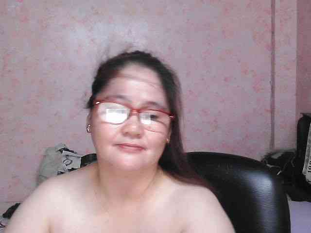 NICEtitspinay webcam