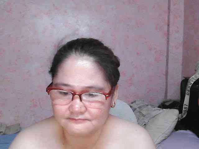 NICEtitspinay webcam