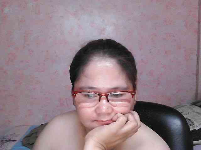 NICEtitspinay webcam