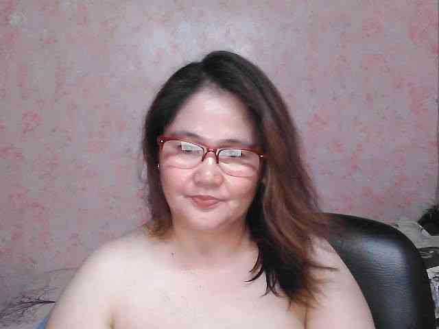 NICEtitspinay webcam