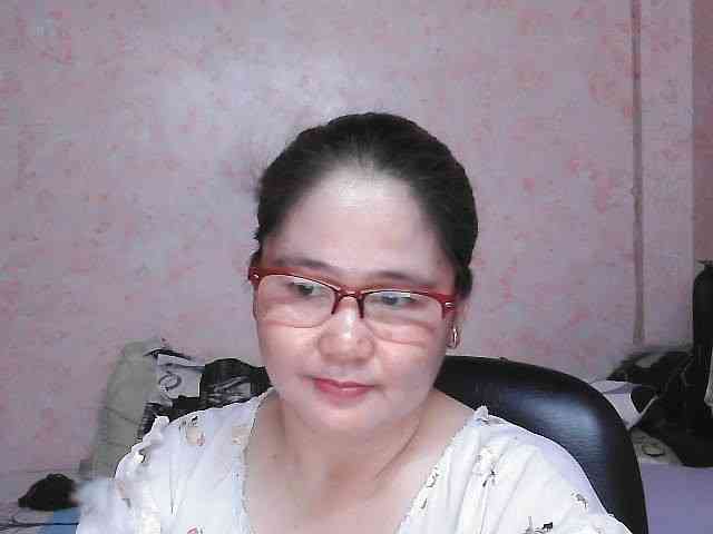 NICEtitspinay webcam
