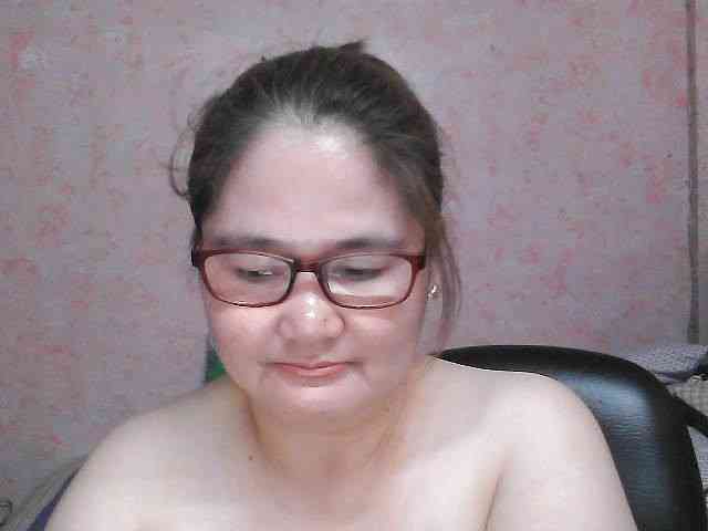 NICEtitspinay webcam