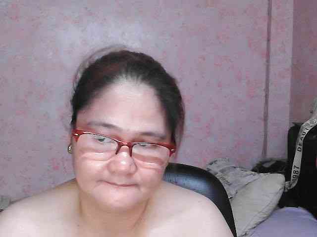 NICEtitspinay webcam