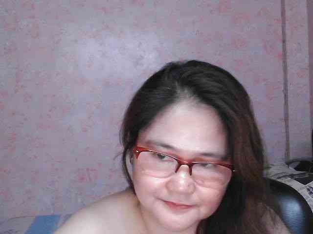 NICEtitspinay webcam