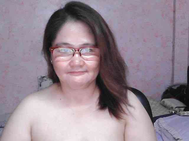 NICEtitspinay webcam