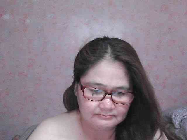 NICEtitspinay webcam