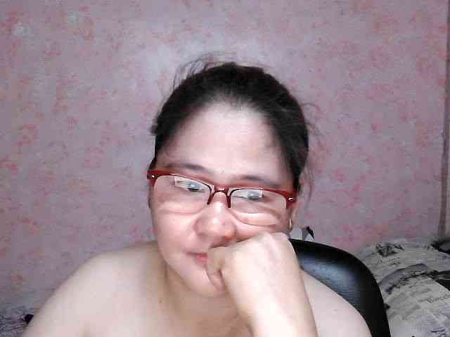 NICEtitspinay webcam