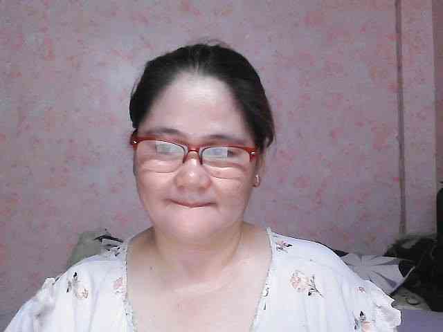 NICEtitspinay webcam