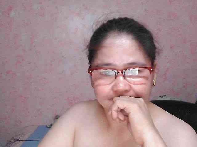 NICEtitspinay webcam