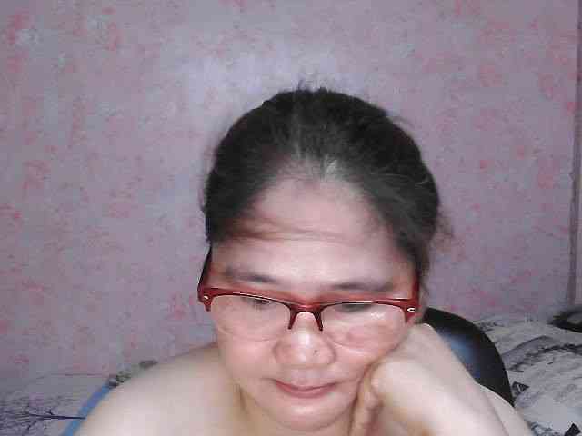 NICEtitspinay webcam