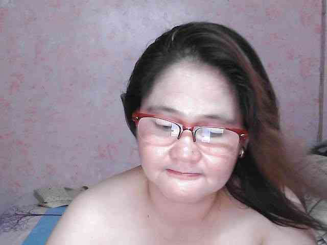 NICEtitspinay webcam