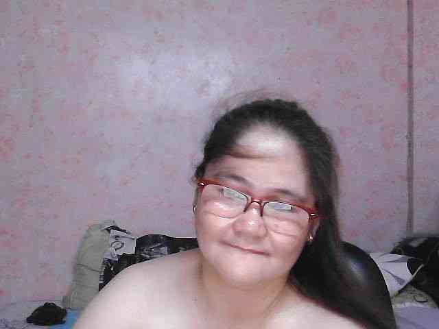 NICEtitspinay webcam