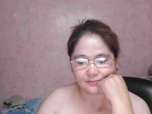 NICEtitspinay webcam