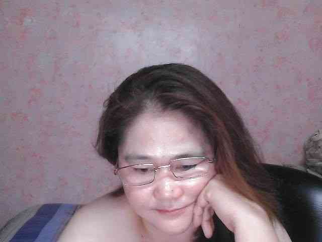 NICEtitspinay webcam