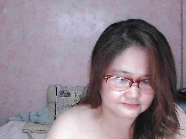 NICEtitspinay webcam