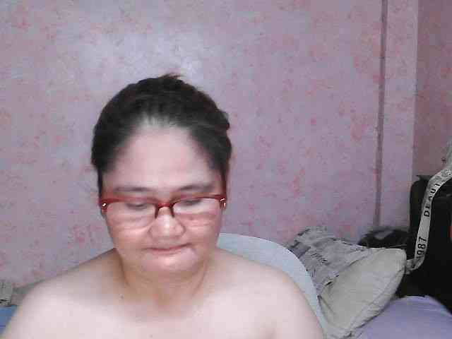 NICEtitspinay webcam