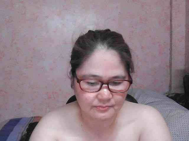 NICEtitspinay webcam