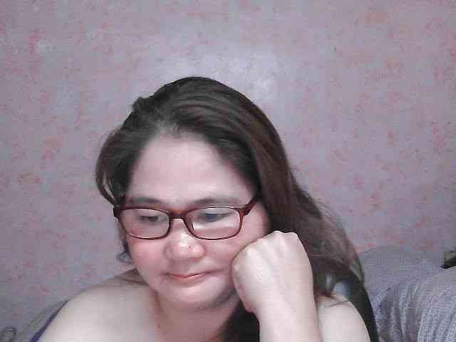 NICEtitspinay webcam