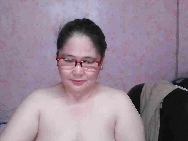 NICEtitspinay webcam