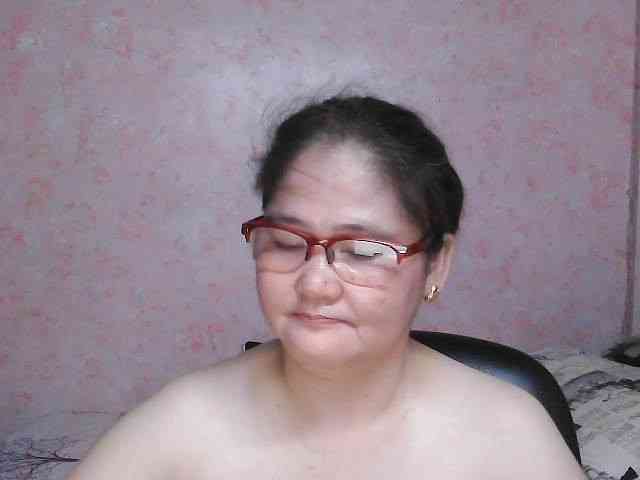 NICEtitspinay webcam