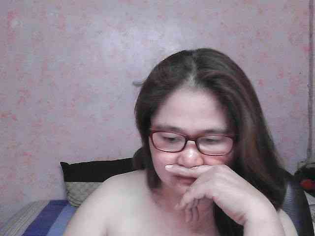 NICEtitspinay webcam