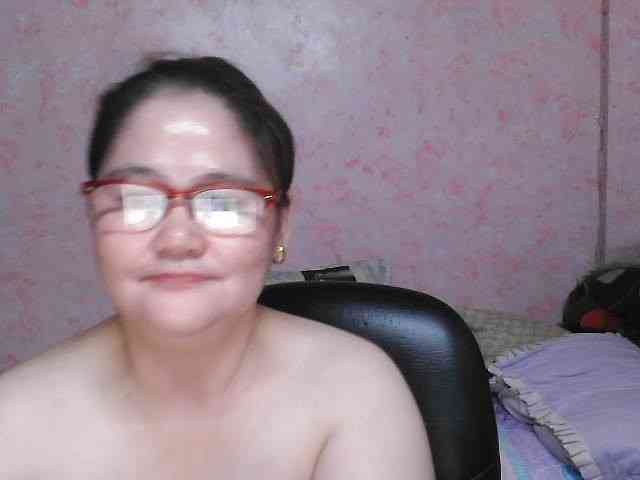 NICEtitspinay webcam