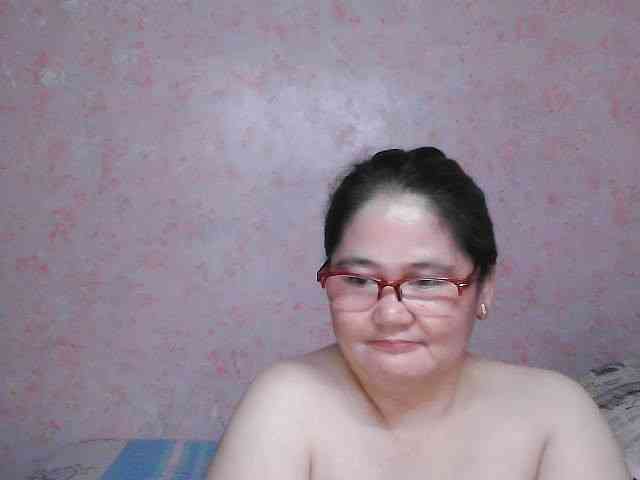 NICEtitspinay webcam
