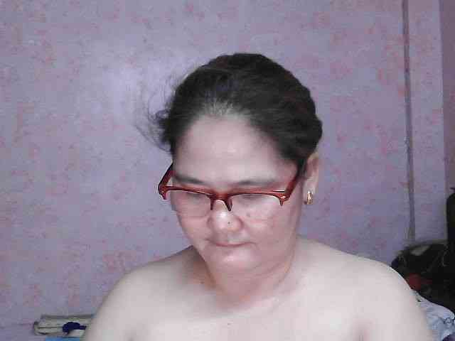 NICEtitspinay webcam