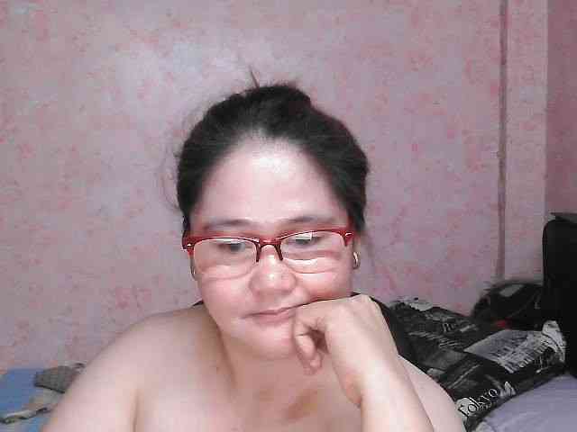 NICEtitspinay webcam