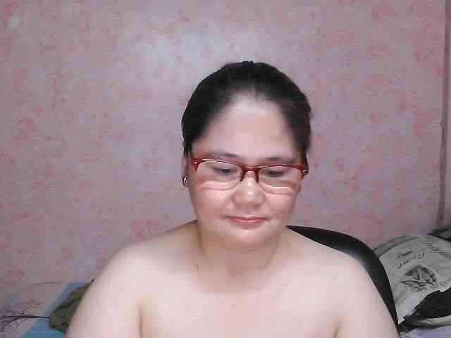 NICEtitspinay webcam