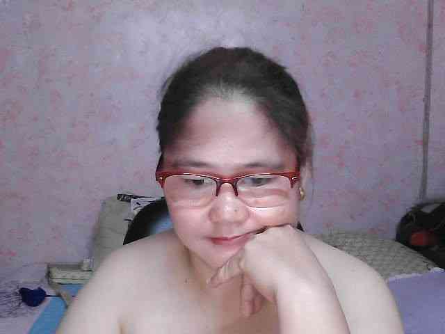 NICEtitspinay webcam