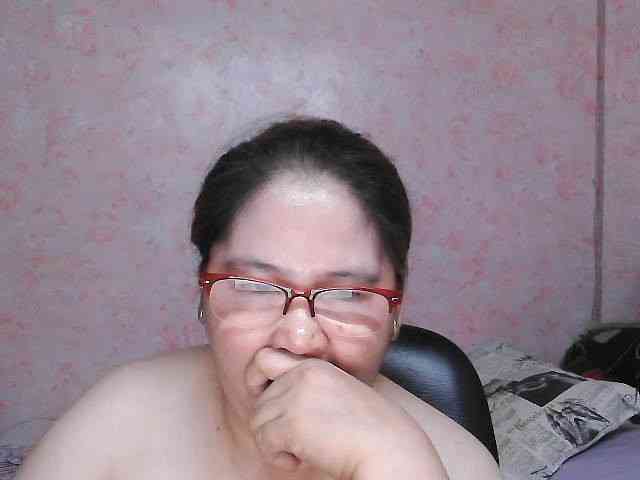 NICEtitspinay webcam