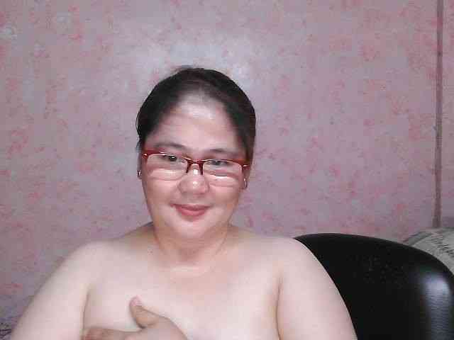 NICEtitspinay webcam