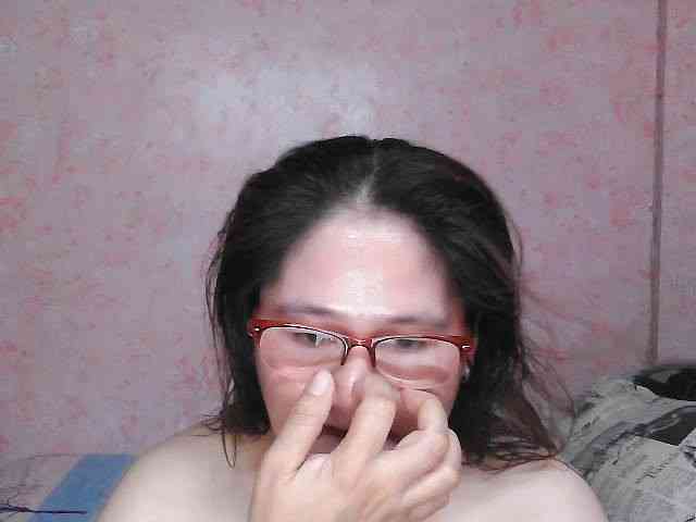 NICEtitspinay webcam