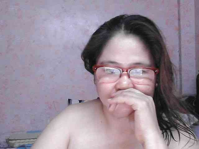 NICEtitspinay webcam