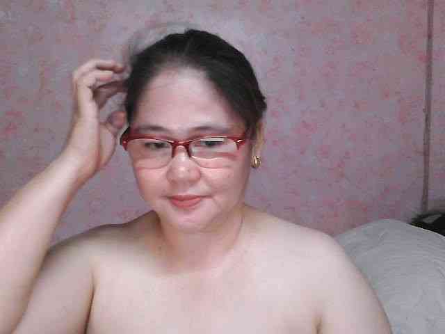 NICEtitspinay webcam