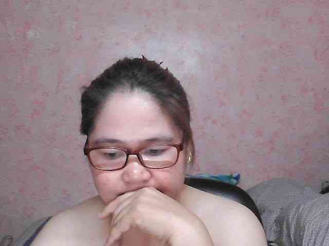 NICEtitspinay webcam