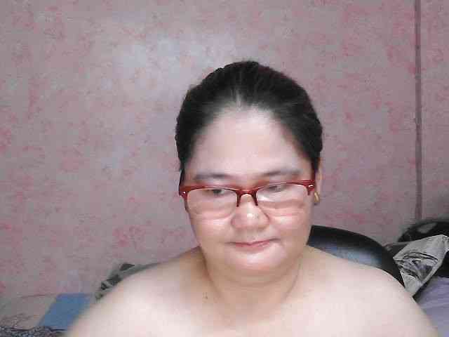 NICEtitspinay webcam