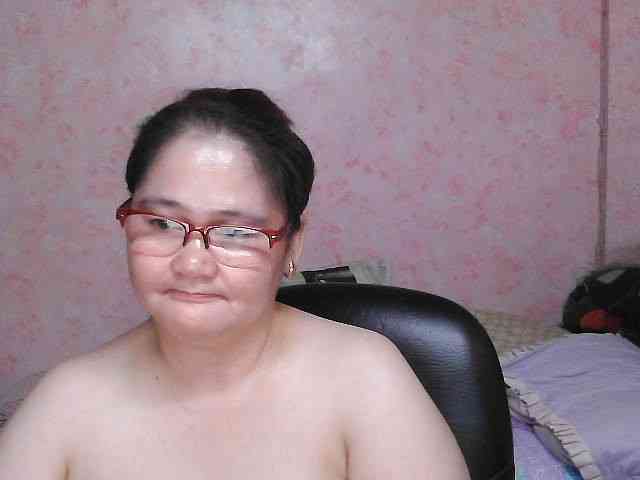 NICEtitspinay webcam