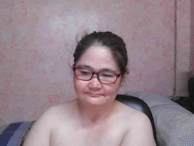 NICEtitspinay webcam