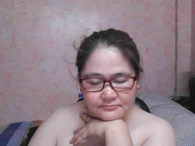 NICEtitspinay webcam