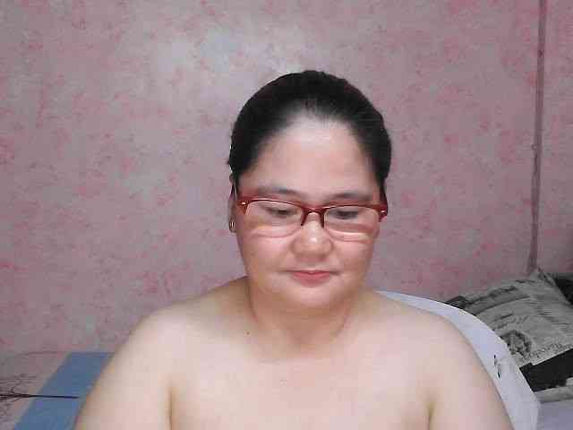 NICEtitspinay webcam