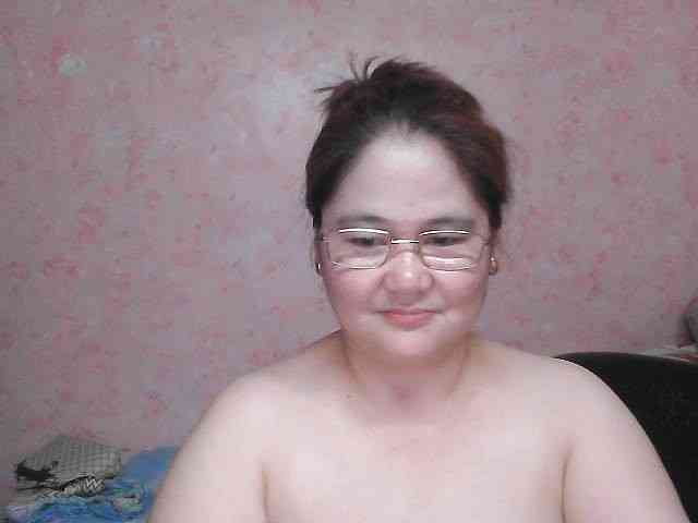 NICEtitspinay webcam