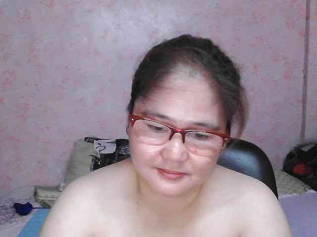 NICEtitspinay webcam