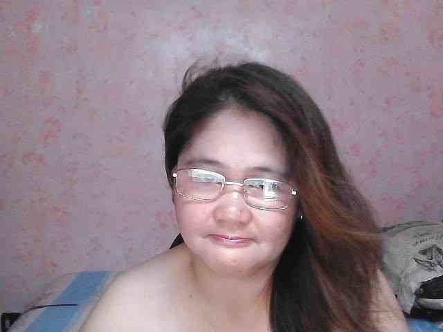 NICEtitspinay webcam