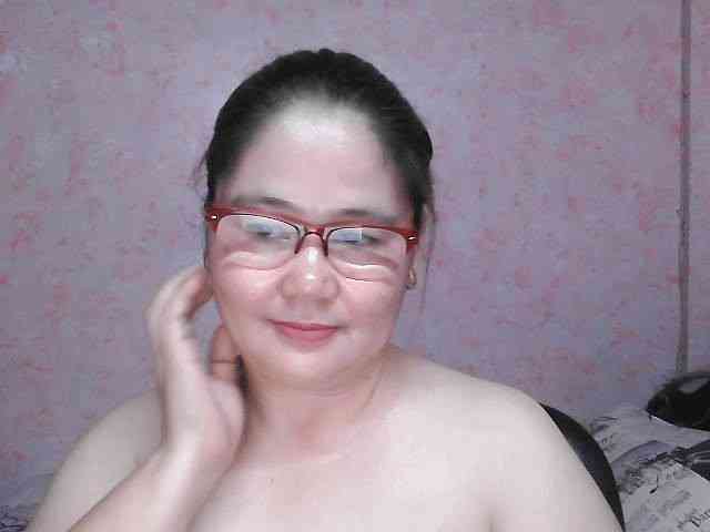NICEtitspinay webcam
