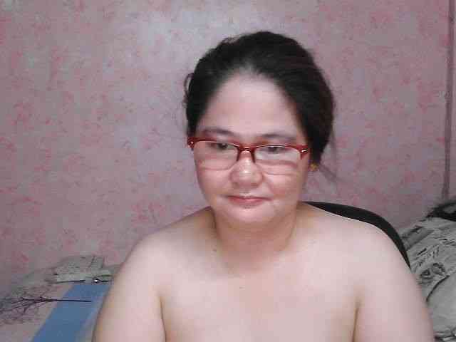 NICEtitspinay webcam