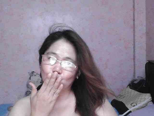 NICEtitspinay webcam