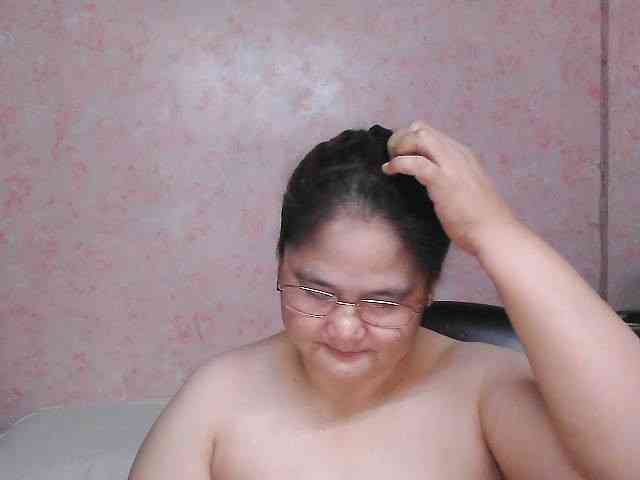 NICEtitspinay webcam